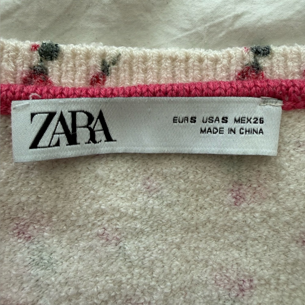 Zara Red and White Floral Cropped Tank - Picture 4 of 4